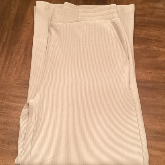 Women's Cream Ribbed Half-Zip Pant Set, L. Wide legs, stretch NEW - Picture 6 of 12